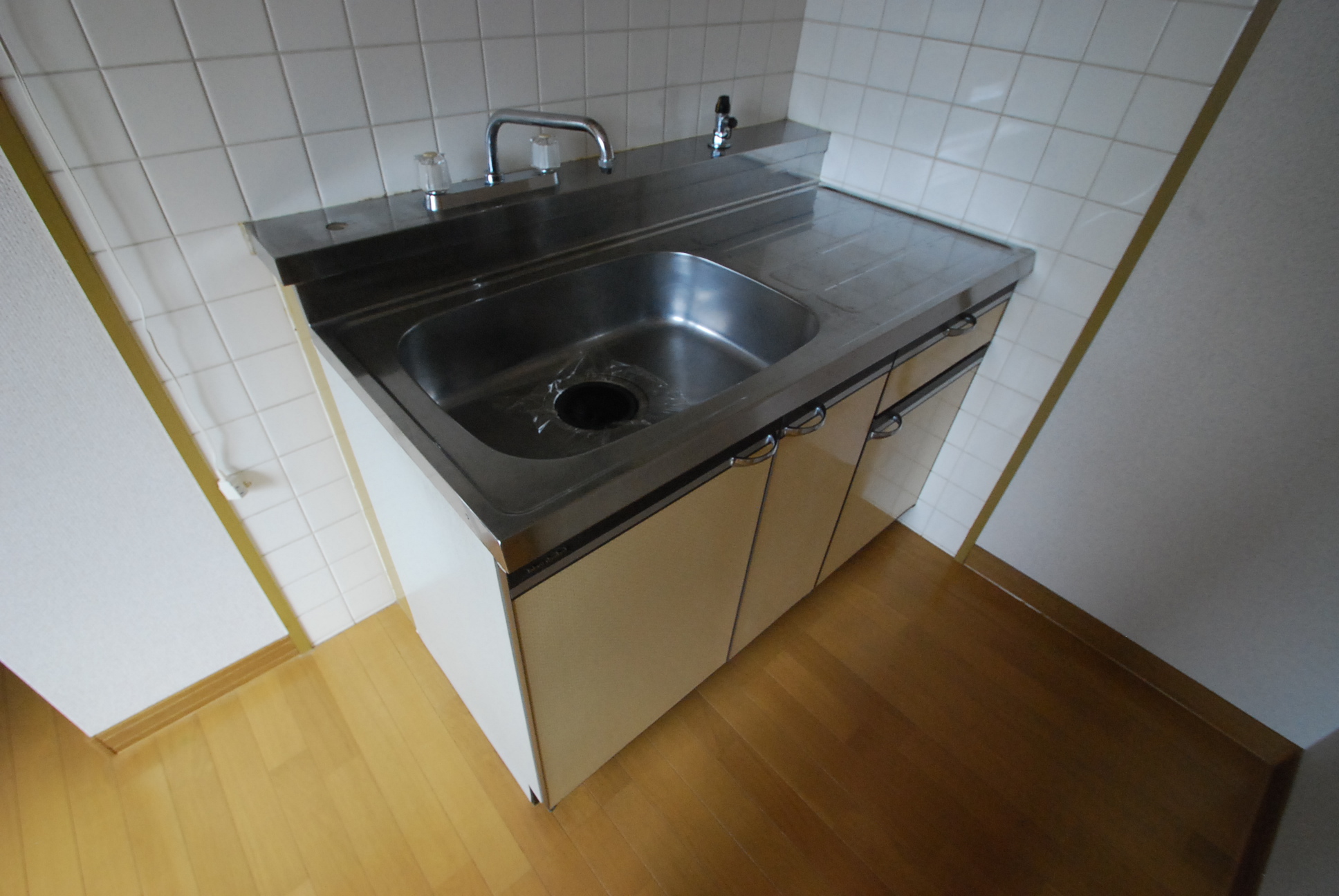 Kitchen. Gas stove installation Allowed