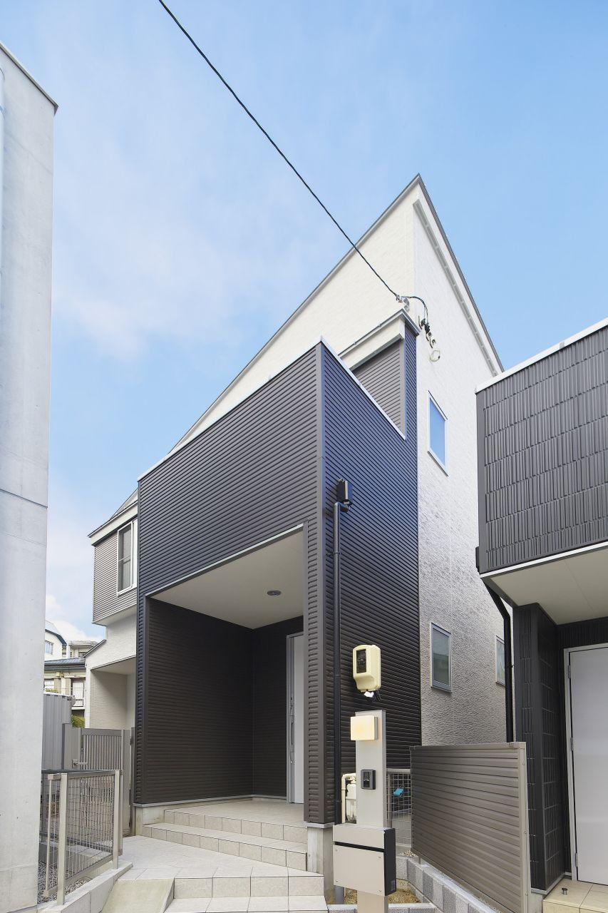 Local appearance photo. Appearance of modern design that takes advantage of the roof of Building C gradient.