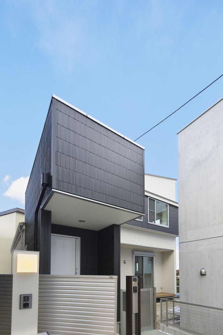 Local appearance photo. Appearance of modern design that takes advantage of the roof with a slope.