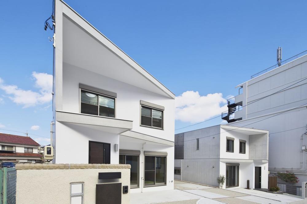 Local appearance photo. Appearance of a simple design that takes advantage of the D building of RC.