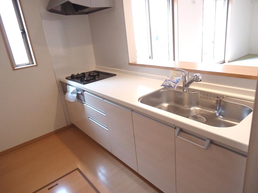 Kitchen. Indoor (12 May 2013) Shooting
