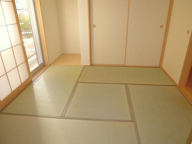 Non-living room. 6 Building Japanese-style room