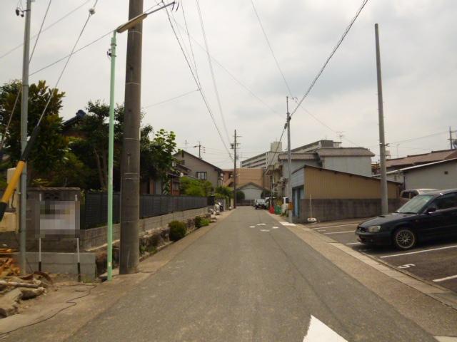 Local photos, including front road. Frontal road 2013 July 22 shooting