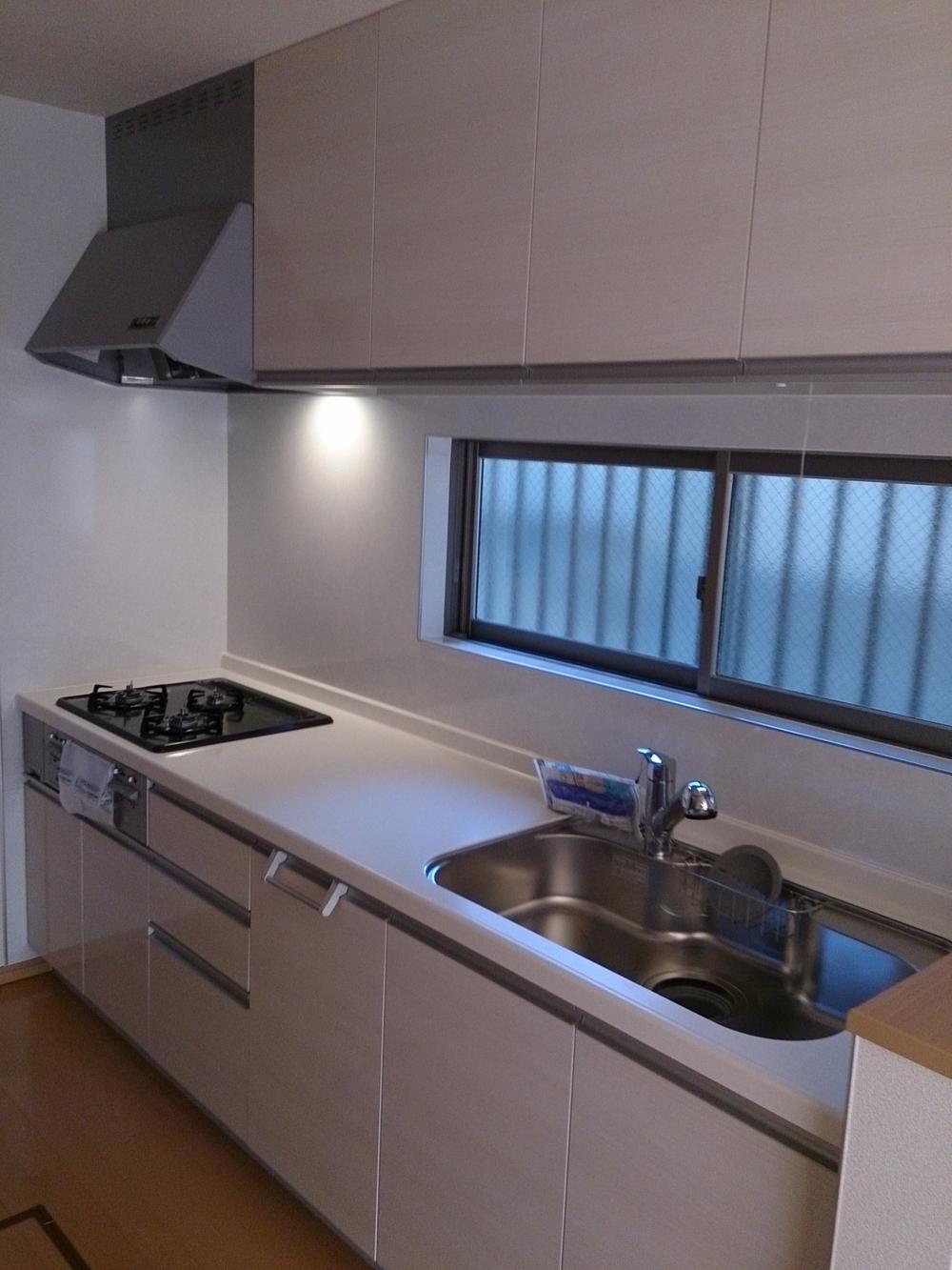 Kitchen. Indoor (12 May 2013) Shooting