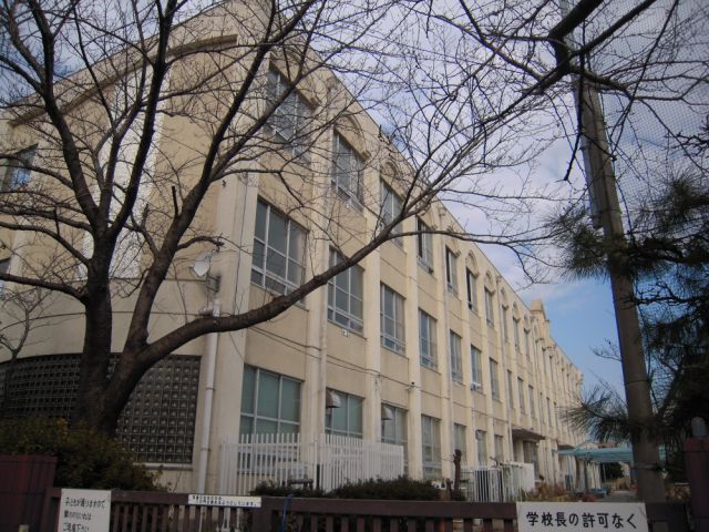 Primary school. Municipal Kitaichi company to elementary school (elementary school) 440m