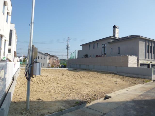 Other local. Local photos (1 Building side 2) 2013 December 5 shooting
