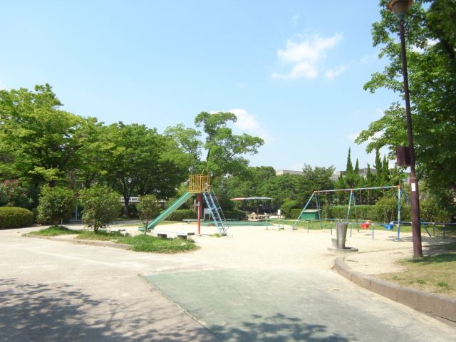 park. Kamiyashiro 390m to the park (park)
