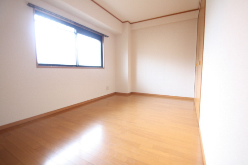 Living and room.  ※ It is a photograph of a separate room.