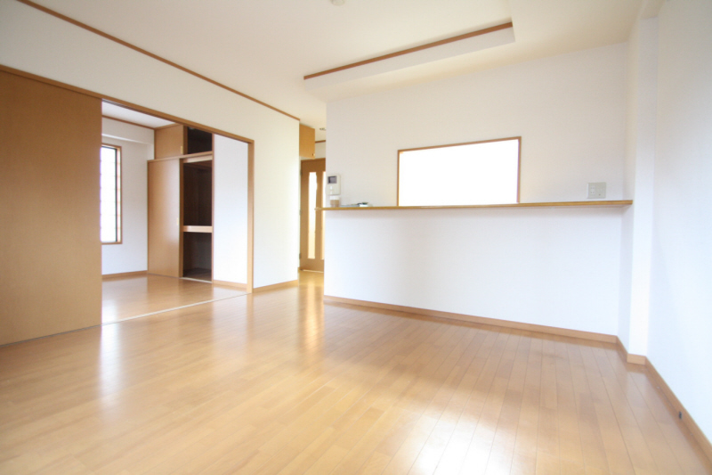 Living and room.  ※ It is a photograph of a separate room.