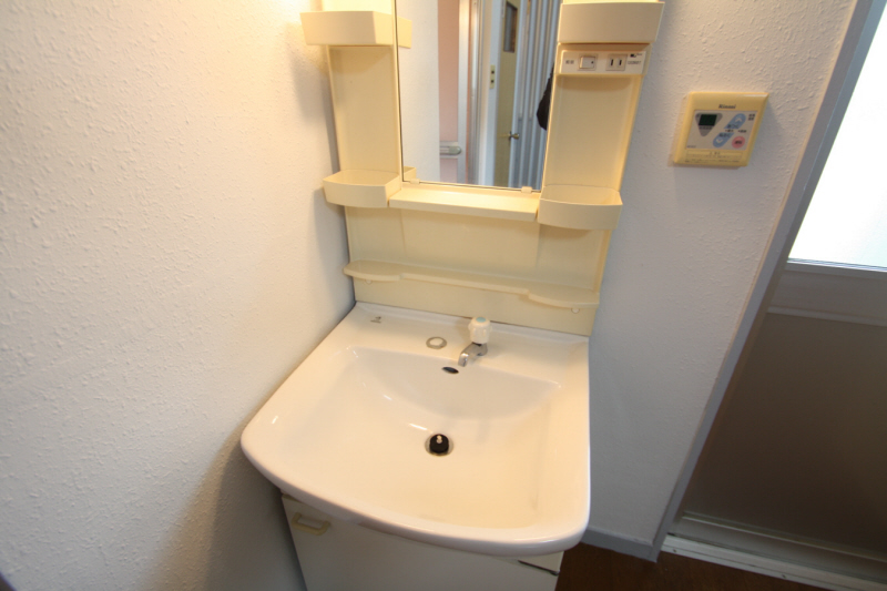 Washroom. (image)