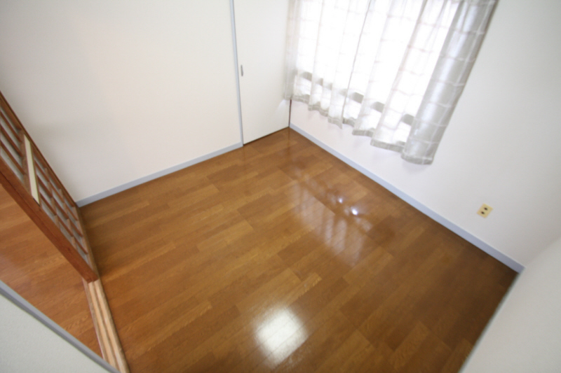 Living and room. (image)