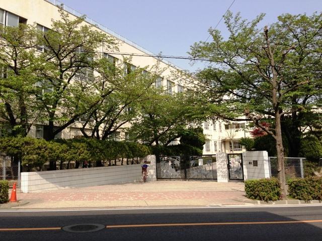 Primary school. 790m to Nagoya City Nishiyama Elementary School