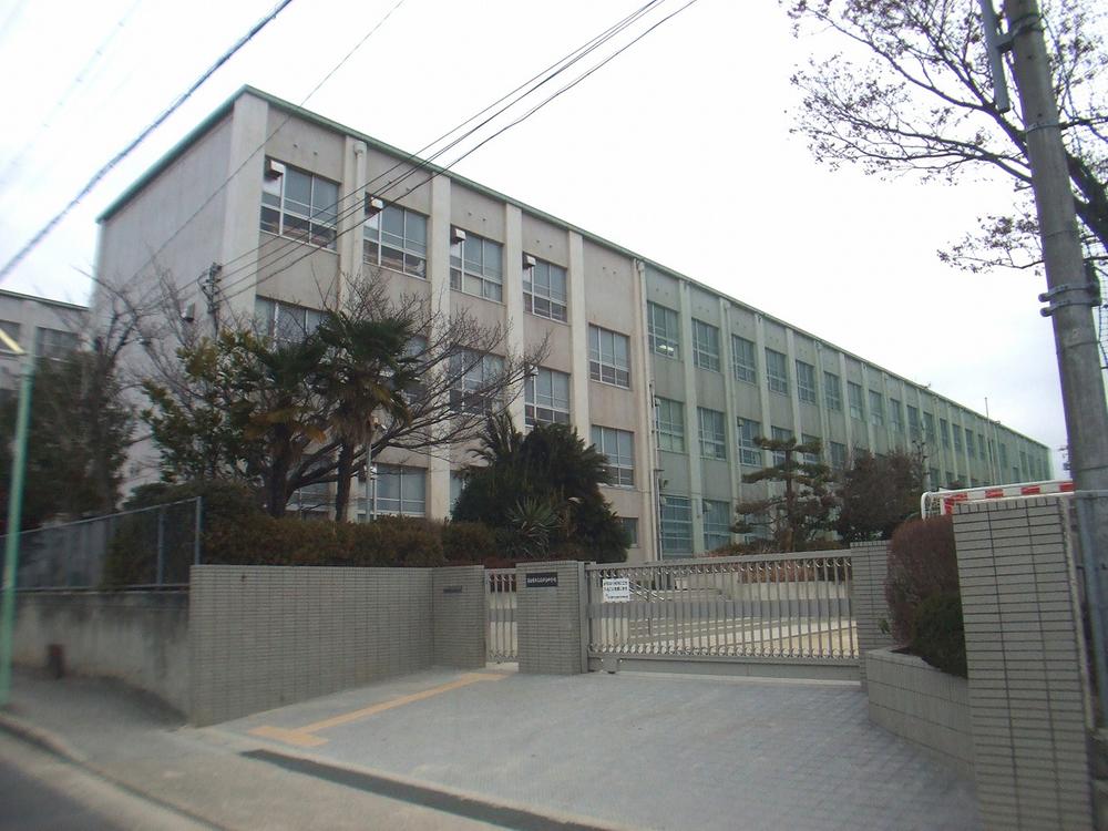 Junior high school. Takabaridai 1200m until junior high school