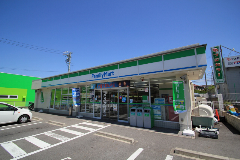 Convenience store. FamilyMart Meito Takabari store up (convenience store) 410m