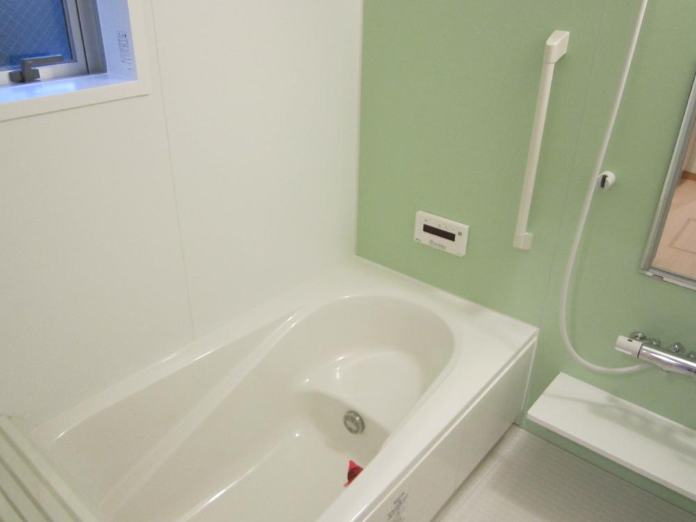 Bathroom. 6 Building