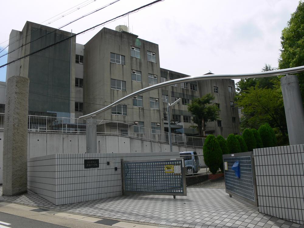 Primary school. Kamiyashiro 600m up to elementary school