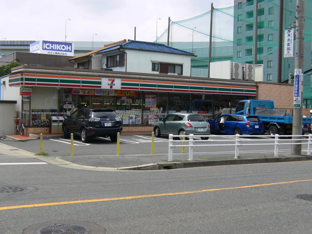 Convenience store. 140m to Seven-Eleven