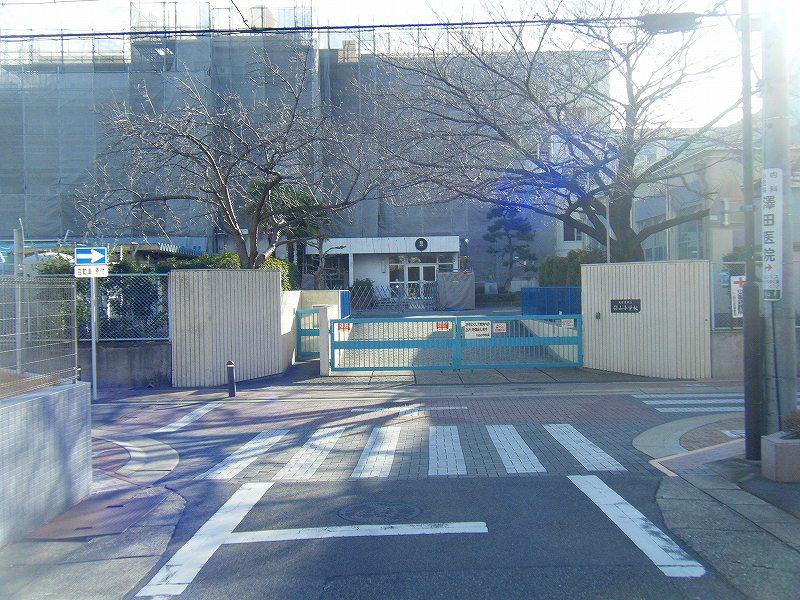 Junior high school. 1354m to Nagoya City Tatsuka flow junior high school