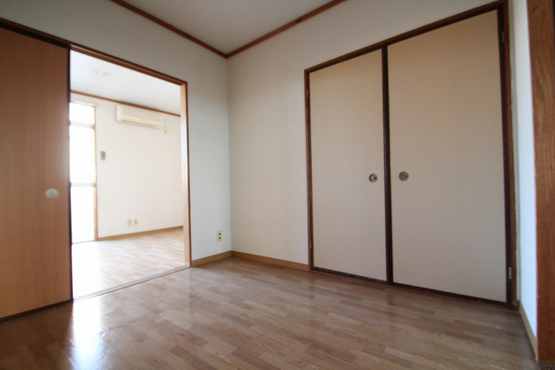 Living and room. Is a Japanese-style room. 