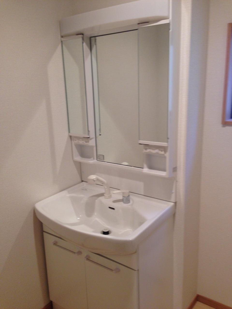 Wash basin, toilet. Building 2 ☆ Basin (2013.11.24 shooting)