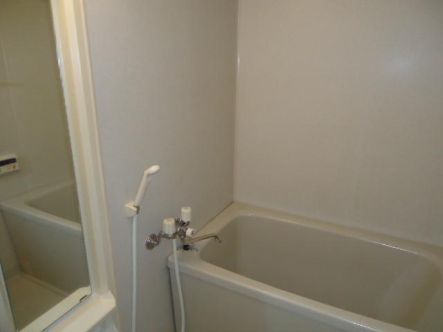 Bathroom. Indoor (March 2013) Shooting It is with reheating function.