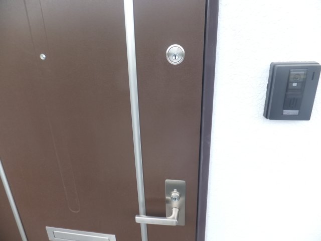 Entrance. Double lock key