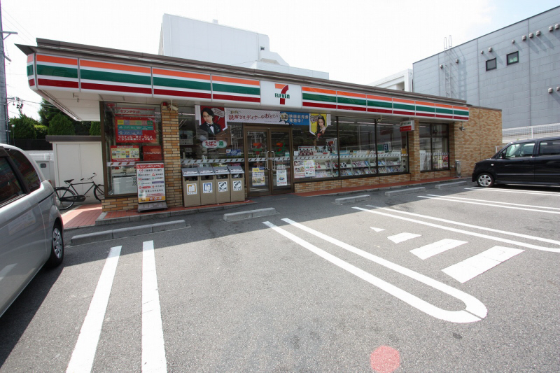 Convenience store. Seven-Eleven Nagoya Takasha 2-chome up (convenience store) 220m