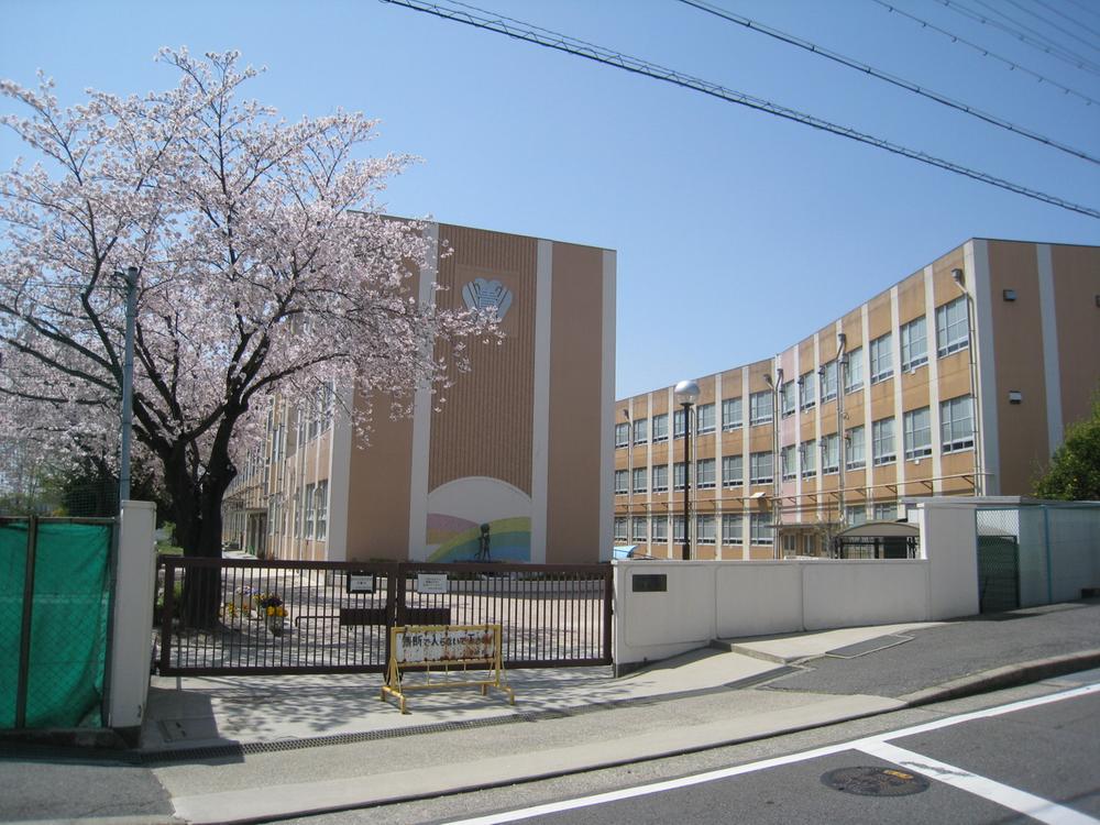 Primary school. Kibune to elementary school 450m