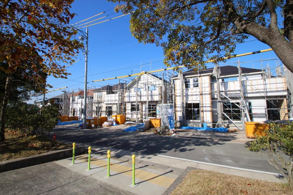Local photos, including front road. Na disk Garden opposite the Kibune park. Luxury location where green park is spread in front of the eyes. Local (12 May 2013) Shooting. ※ There is also compartment that does not face the park.