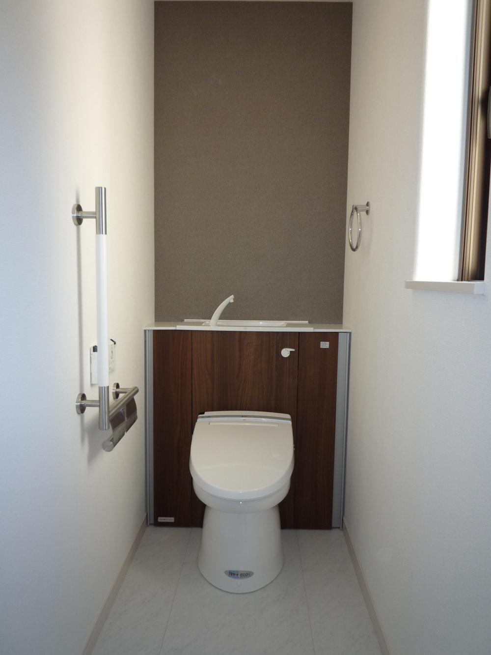 Other Equipment. Housed in 1F-integrated shower toilet, 2F is standard shower toilet. (Photo storage with a built-in)
