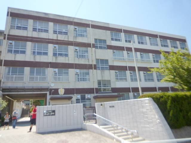 Primary school. 599m to Nagoya Municipal Elementary School Hoshigaoka elementary school (elementary school)