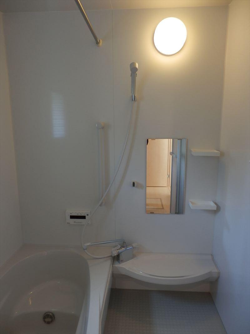 Same specifications photo (bathroom). The same construction company similar photos