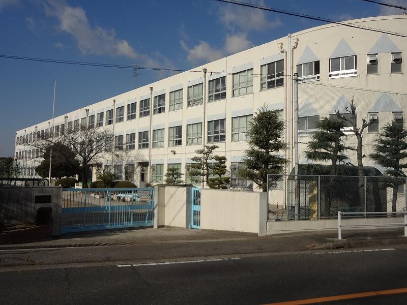 Primary school. Until Inokoishi 200m