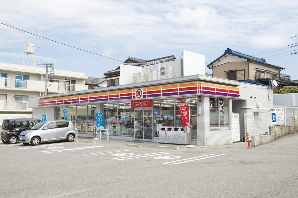 Convenience store. 400m to Circle K Meito Hachimae shop