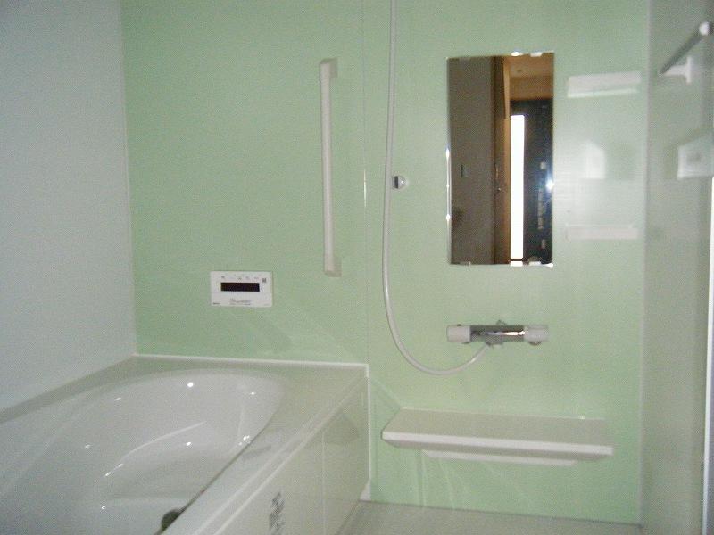 Bathroom. Indoor (12 May 2013) Shooting