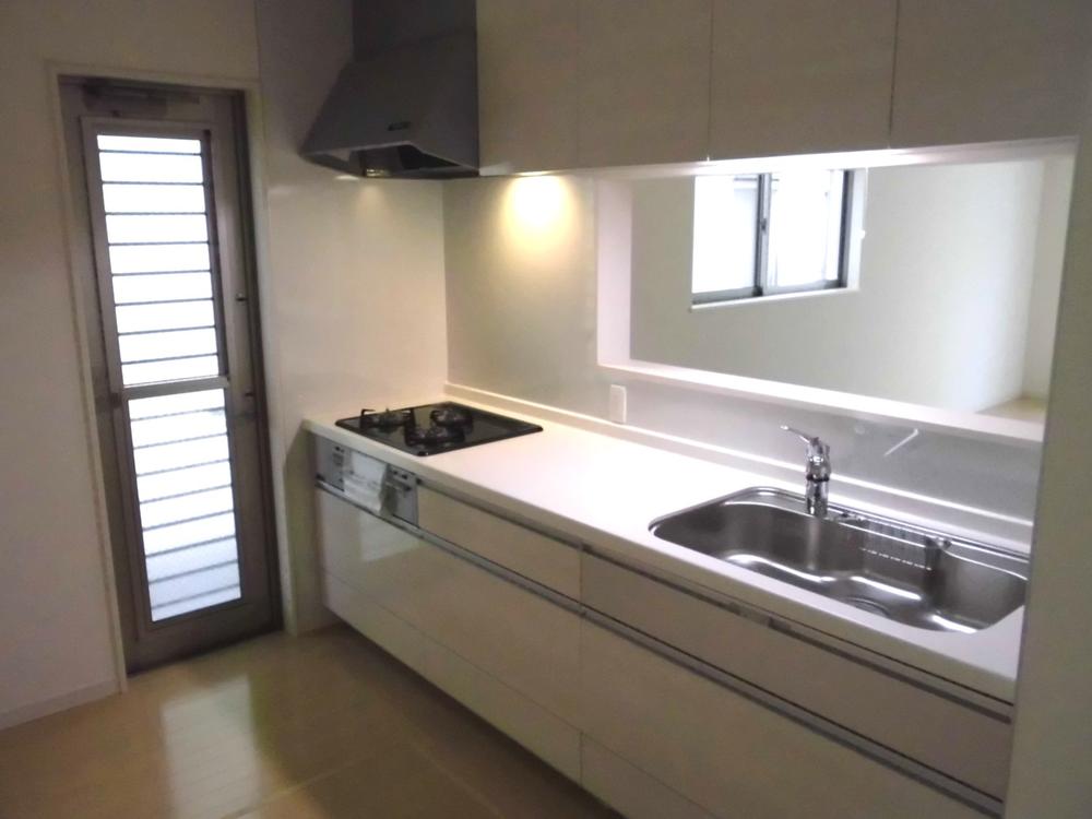 Kitchen. 1 Building (December 2013) Shooting
