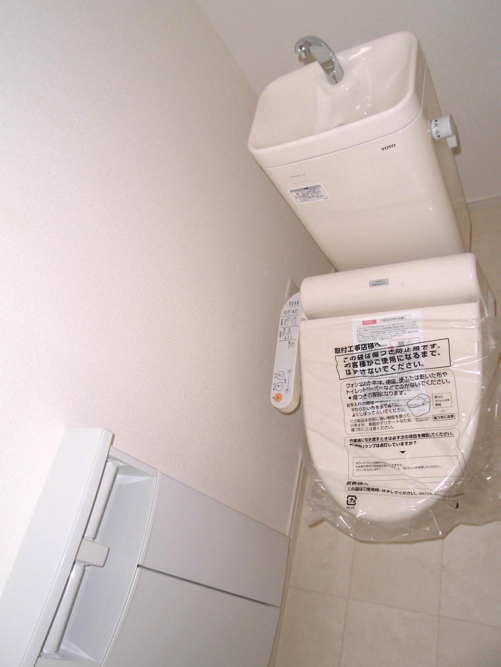 Toilet. 1 Building (December 2013) Shooting