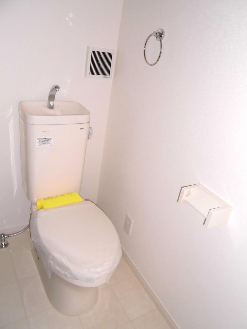 Toilet. 1 Building (December 2013) Shooting