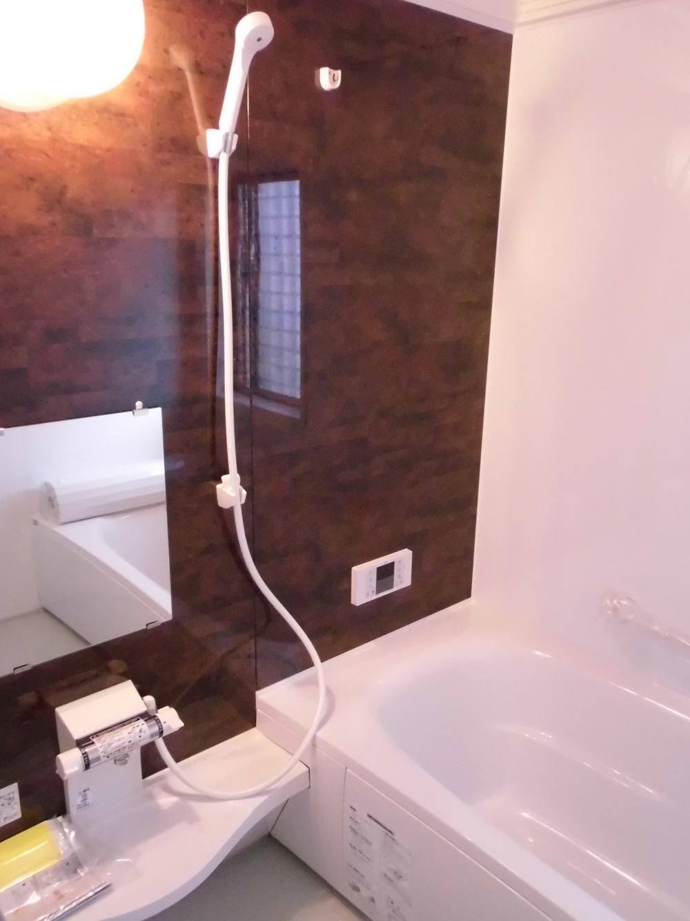 Bathroom. 1 Building (December 2013) Shooting