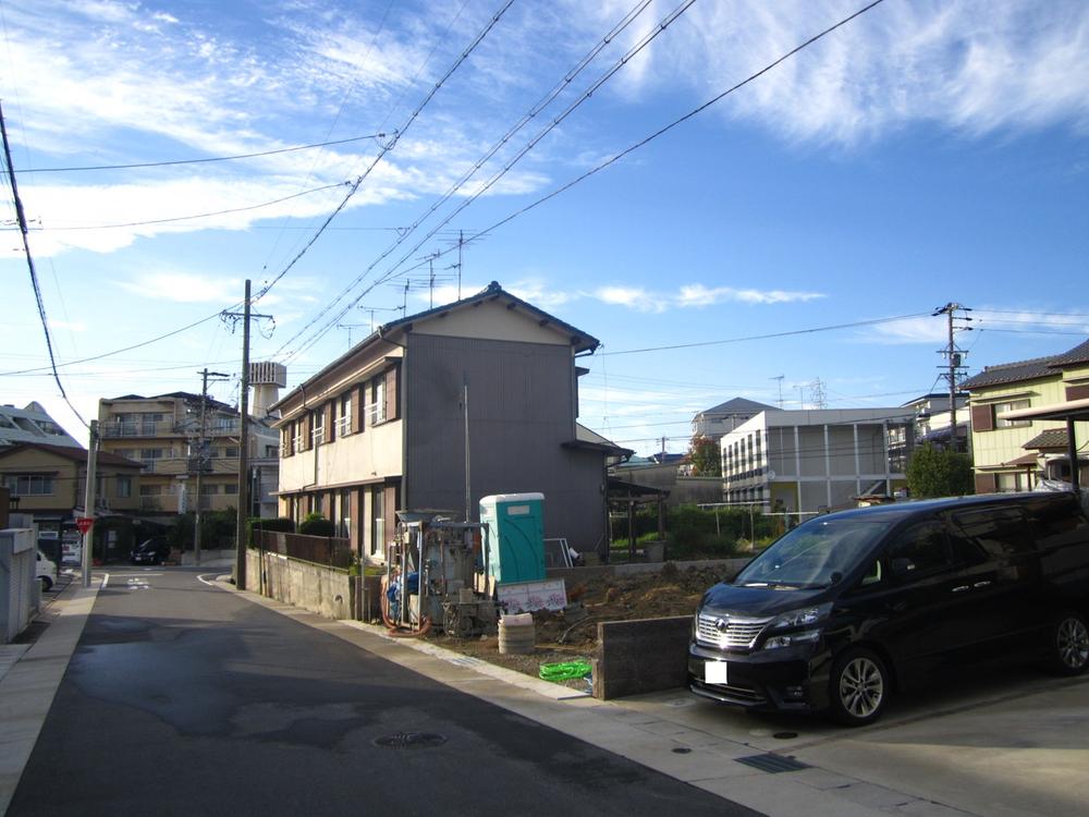 Local photos, including front road. Local (10 May 2013) Shooting