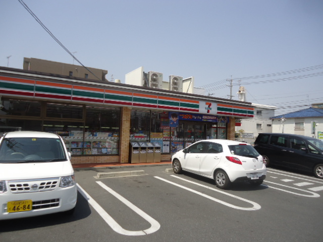 Convenience store. 306m to a convenience store (convenience store)