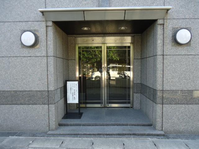 Entrance. Common areas