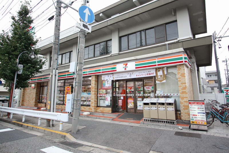 Convenience store. Seven-Eleven Nagoya Konan 1-chome to (convenience store) 320m