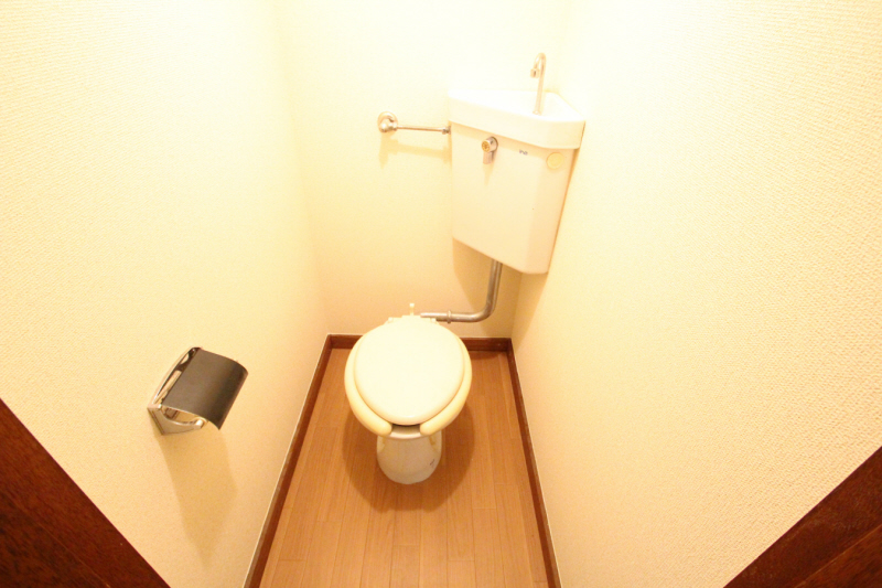 Toilet. toilet ・ Bus separate room