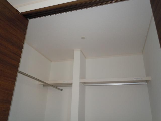 Receipt. Walk-in closet