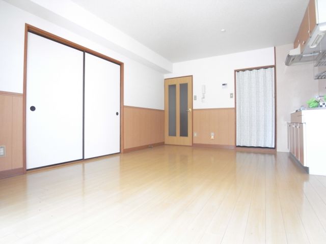 Living and room. Japanese-style room is calm.