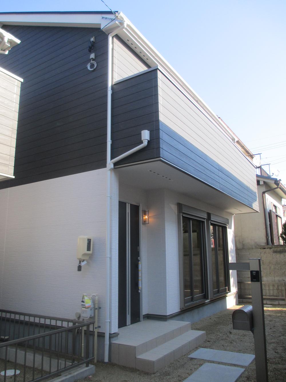 Local appearance photo. Building 2