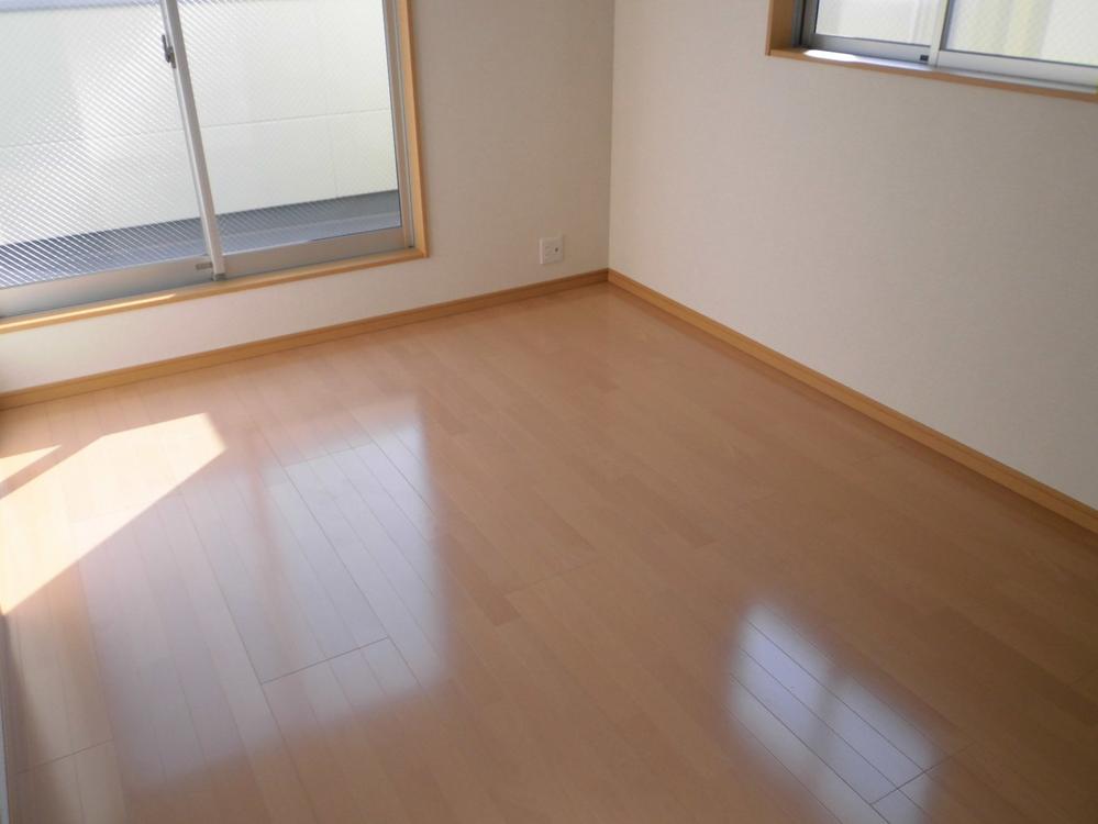 Non-living room. Second floor of the Western-style is very bright. If the location is still bright as a child's room, I'm good.