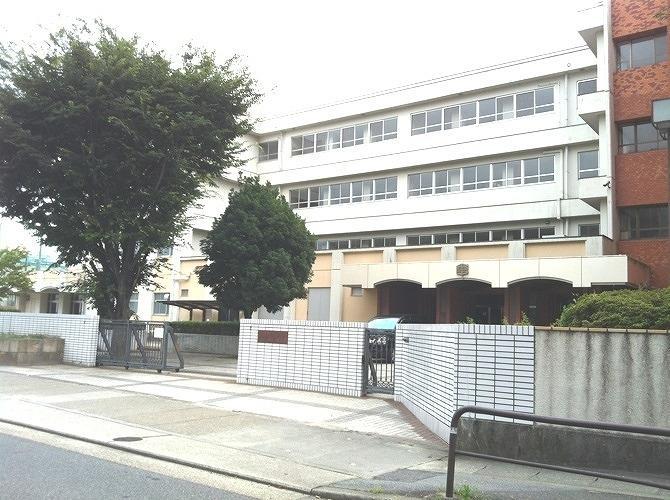 Junior high school. 1334m to Nagoya City Tatsuka flow junior high school