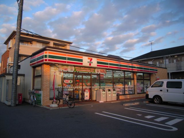 Convenience store. 490m to Seven-Eleven (convenience store)